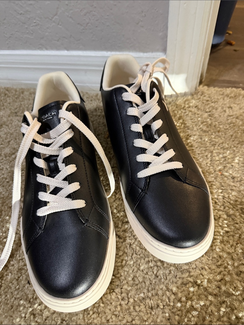 Disney X Coach High Line Sneaker
With Mickey Mouse size 9d - Picture 10 of 10